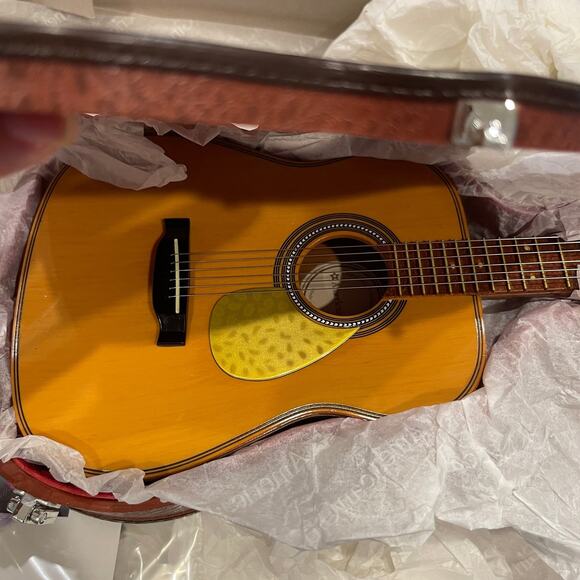 American Girl Rosewood-colored Acoustic Guitar for Dolls MYAG - Picture 6 of 11